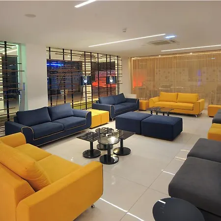 Hotel Nelia & 4*