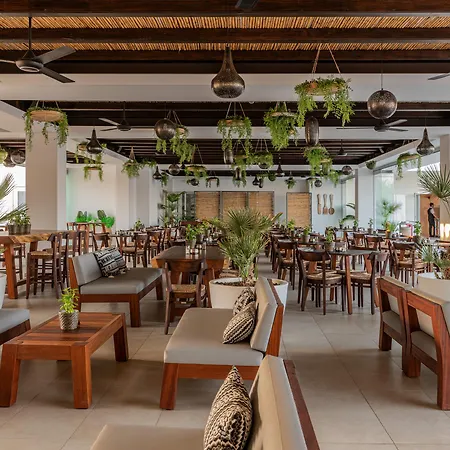 Hotel Nelia &