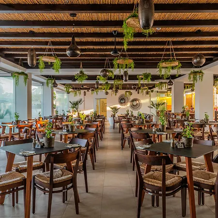Hotel Nelia &