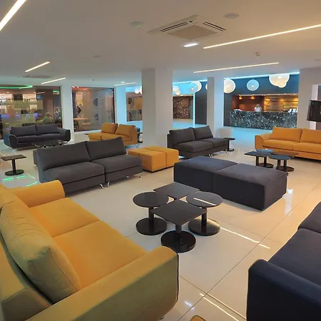 ホテル Nelia & 4*