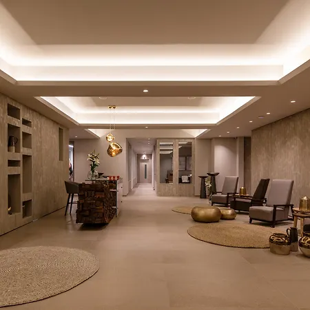 Hotel Nelia &