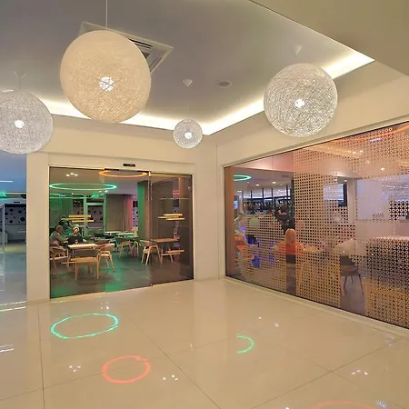 Nelia & 4* アヤナパ