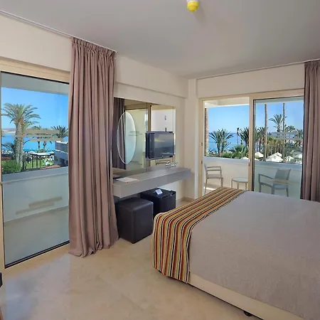 Hotel Nelia &