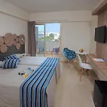 Nelia & 4*