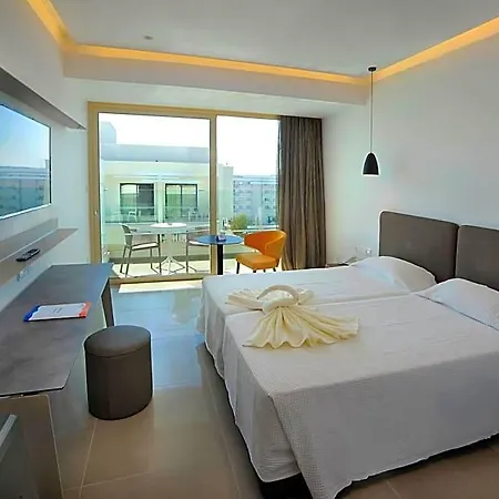 Nelia & Hotell