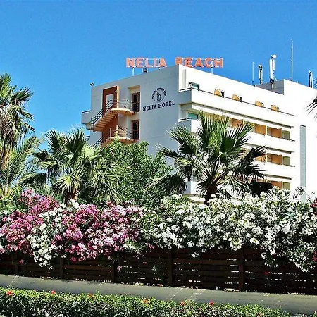Hotell Nelia & 4*