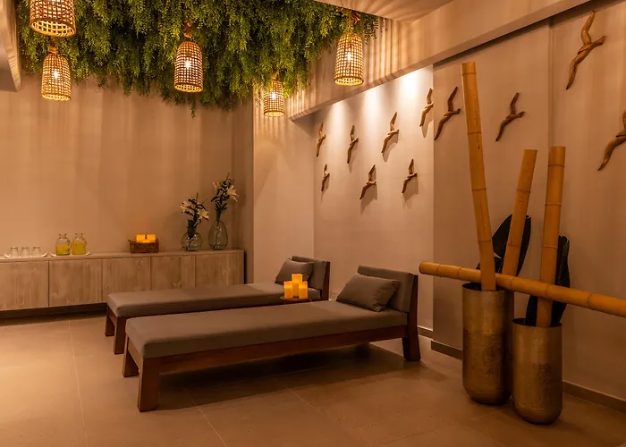 Nelia & Hotell Ayia Napa