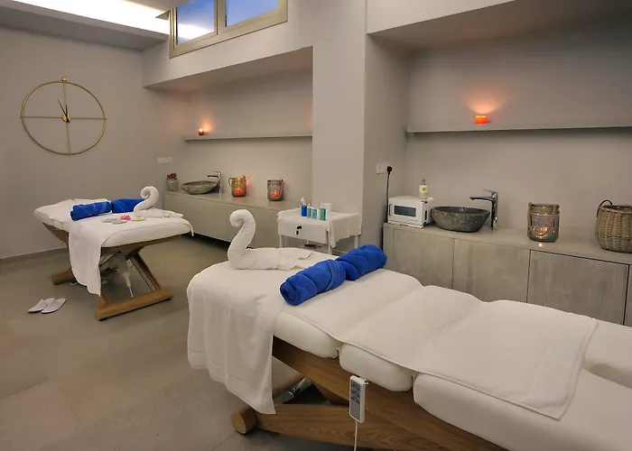 Nelia & Hotel Ayia Napa