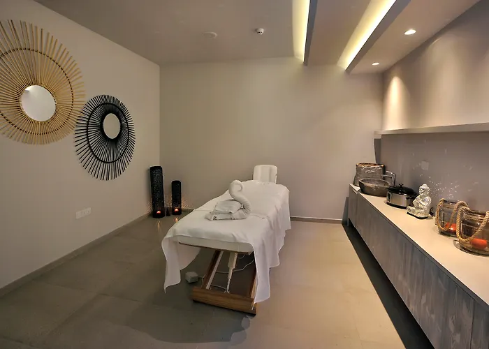 Nelia & 4* Ayia Napa