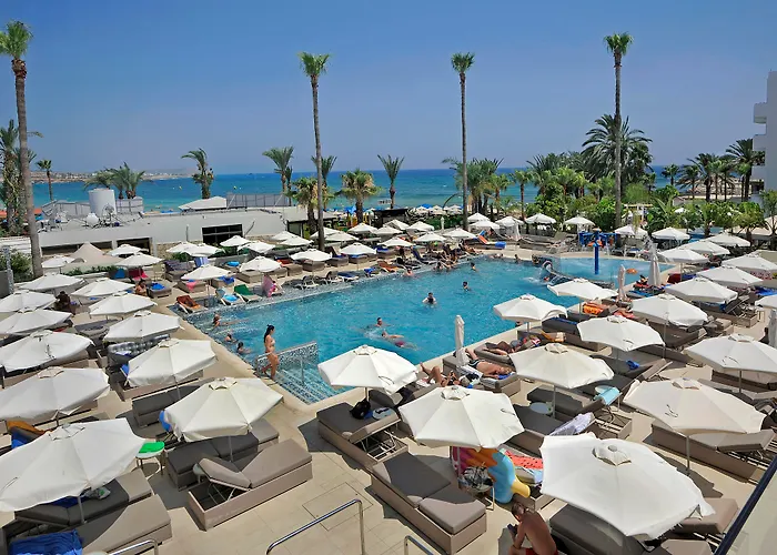 Nelia & Hotell Ayia Napa