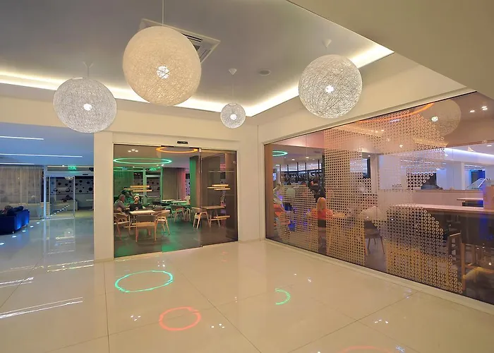 Nelia & 4* איה נאפה