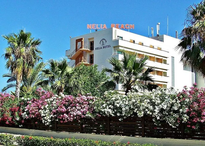 Hotel Nelia & 4*