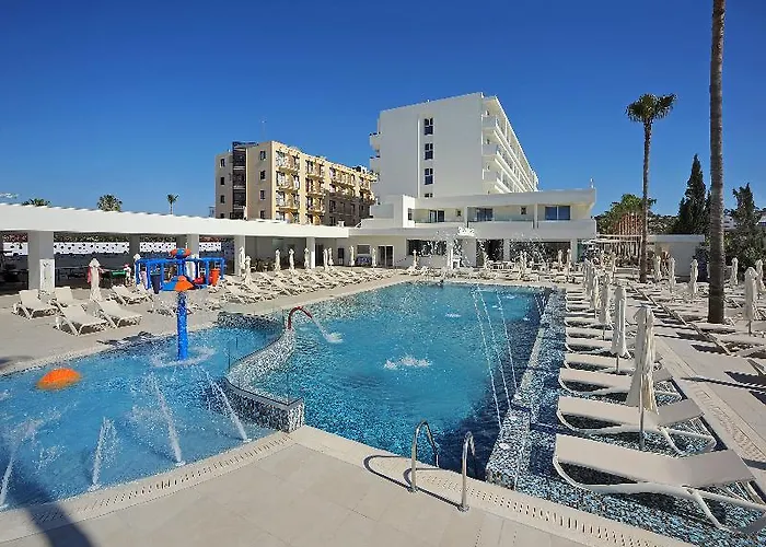 Nelia & Hotell Ayia Napa