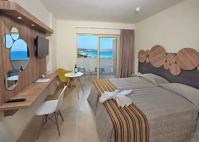 Nelia & Hotel Ayia Napa